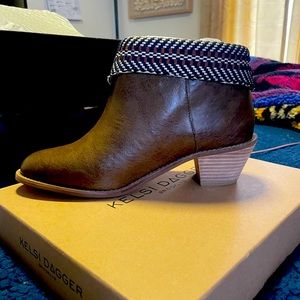 Kelsi Dagger Brooklyn boots size 9
